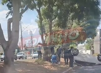 Veja Vídeo – Mulher capota o carro em avenida do bairro Jardim Itália em Cuiabá
