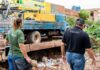 Fiscalização retira veículos abandonados de calçadas e notifica oficinas em Cuiabá