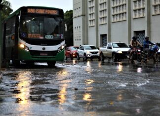 Defesa Civil prevê chuva de até 60 mm por hora e ventos de 100 km/h em Cuiabá
