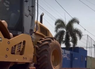 Veja Vídeo – Obra de construção do asfalto avança no residencial Paiaguás em Várzea Grande