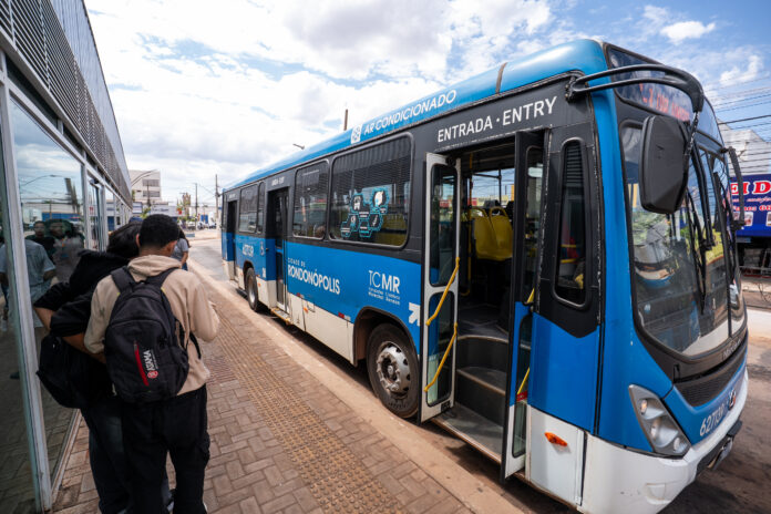 fb11736e-440e-48e5-bd61-0453cf402de0